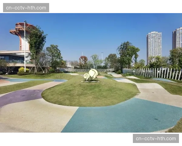 城市运动新地标：上海“泵道公园”开放一年，成青少年BMX培训热门基地