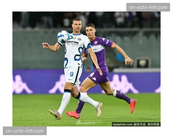 特写：老将哲科攻入意甲生涯第150球，接受全场掌声